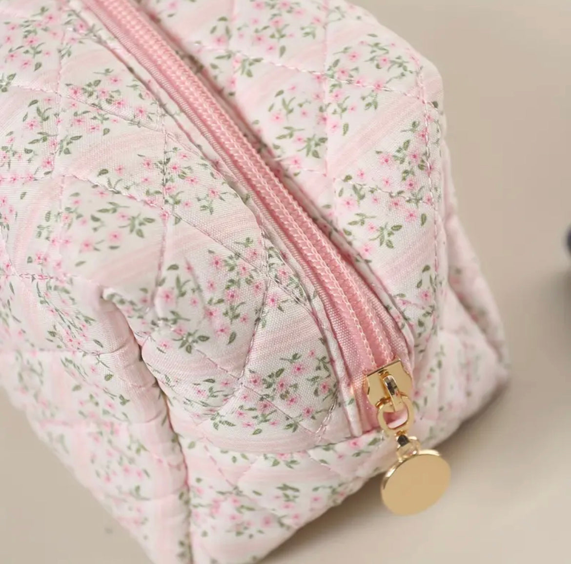 Daisy Cosmetics Bag